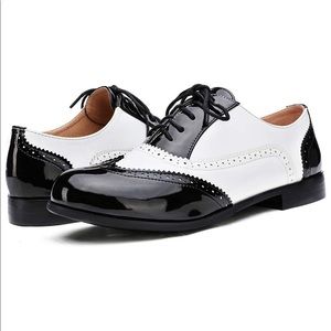 New Odema Classic Wingtip Oxfords Sz 8.5 low heel
